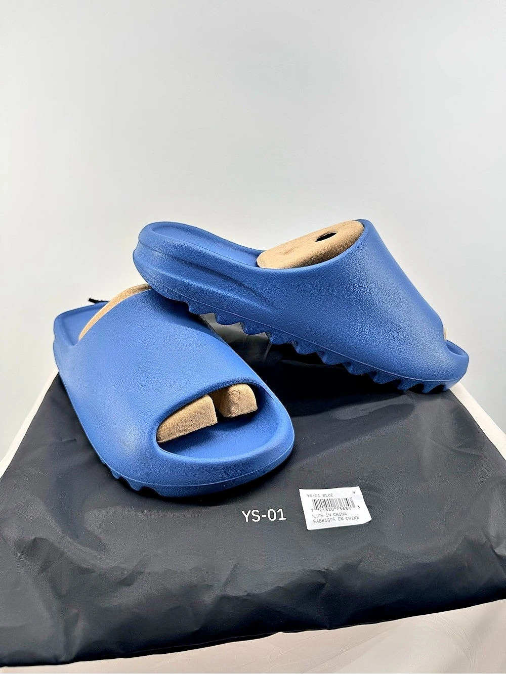 Yeezy YZY YS-01 Slide Blue Sandals, Blue size 7-8